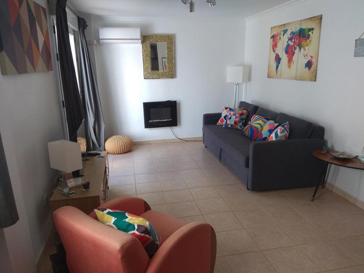 Attic At 91 Apartment Pinoso Екстериор снимка